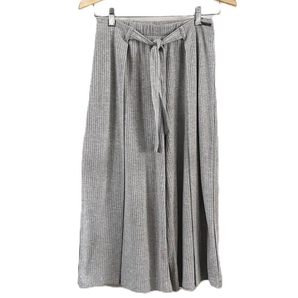 Betsey Johnson | Performance Grey Wide Leg Capri Length Pants |‎ Size XS Women's - Picture 2 of 12